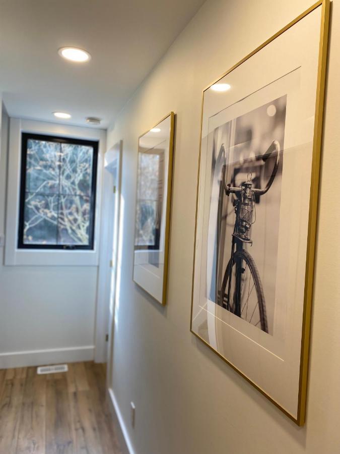 Stylish Downtown Kingsville Getaway With Putting Green, Firepit & Games Kültér fotó