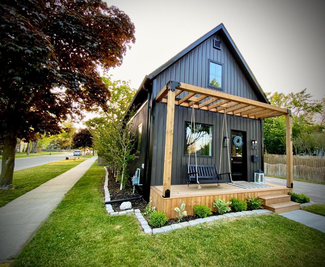 Stylish Downtown Kingsville Getaway With Putting Green, Firepit & Games Kültér fotó